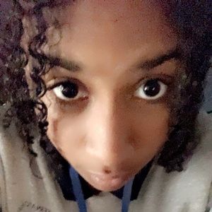 Meet your Posher, Kira